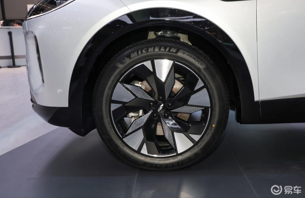 风云T9L标配17.3寸屏,560TOPS算力加激光雷达