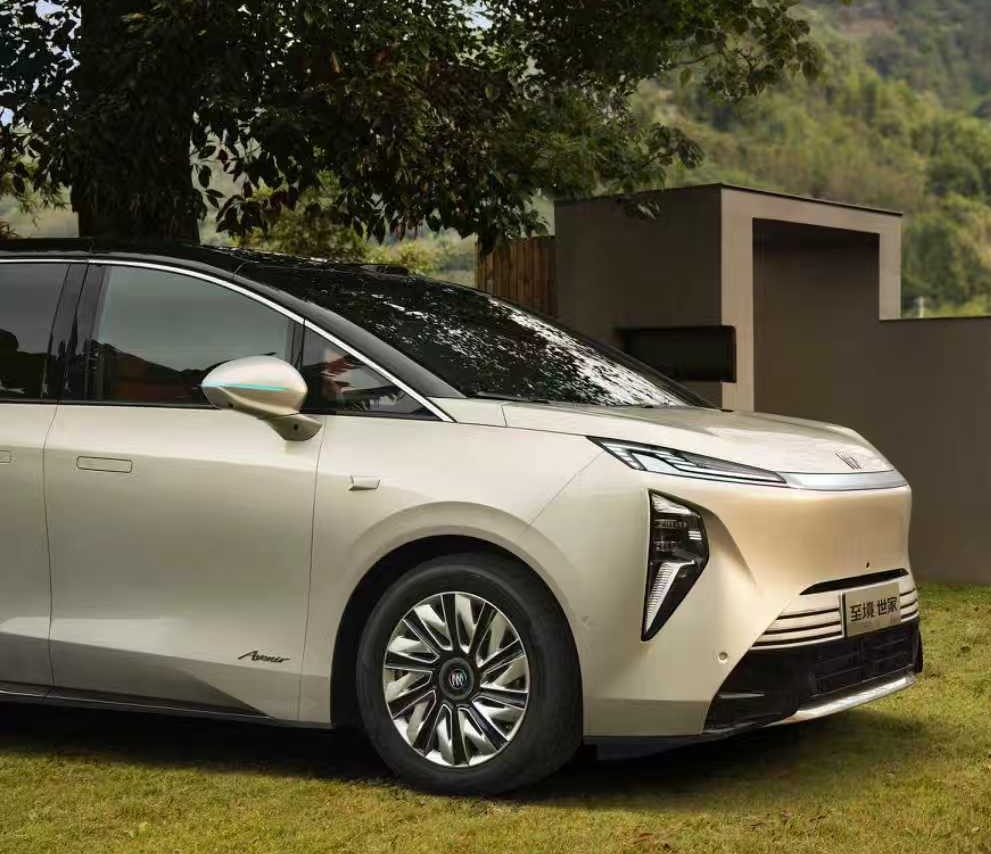 别克全新中大型MPV至境世家正式发布，搭载R6飞轮大模型