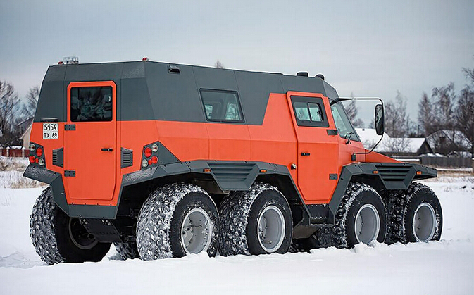 【图文】来自战斗民族的八轮怪兽 号称越野之王_新闻中心_汽车产经网