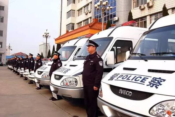 深圳副市长说"尝试警察下班开警车回家" 网友炸了