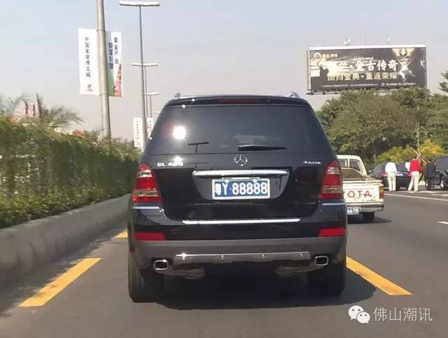 粤y88888又任性了2万几的东风竟挂了5条8真相原来系