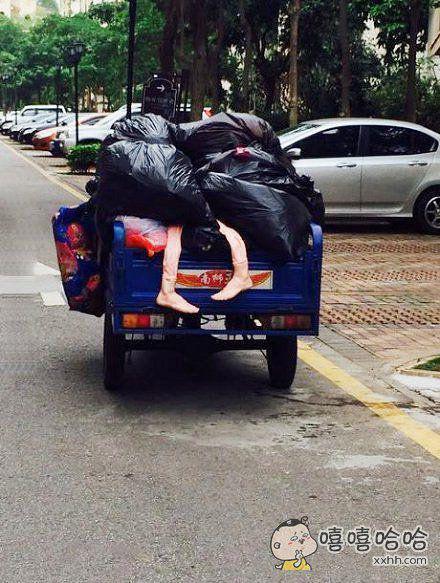 姐不愿在自行车上笑 不愿在宝马里哭 更愿在奔驰车上浪