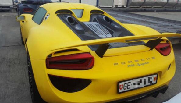 狂甩国内富二代 非洲官二代豪车几亿