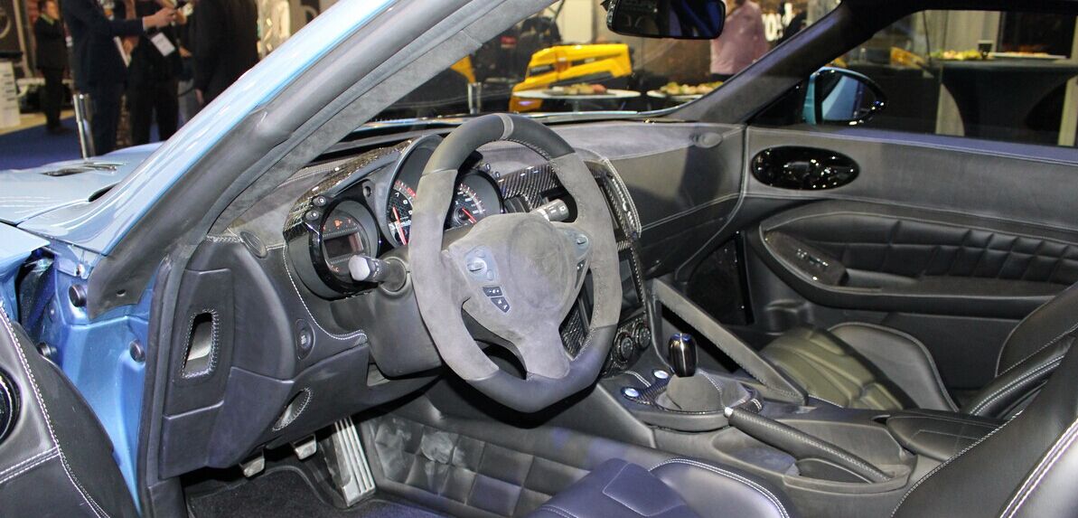 (猎鹰),动力来自经改造的双涡轮增压370z引擎,计划生产15台widow sp