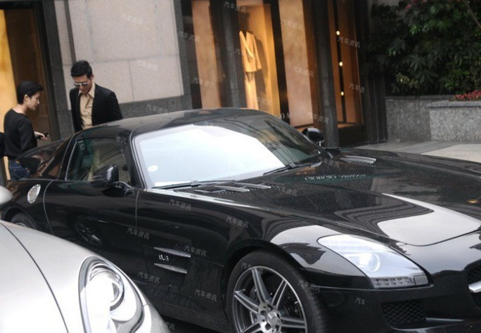 陆毅鲍蕾夫妇,拥有7辆豪车,从70万到400万