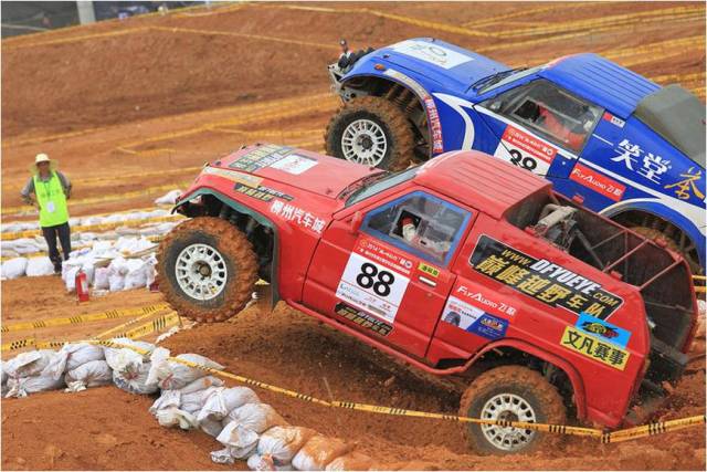 多车齐发中国首现越野方程式