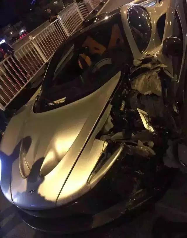 国内十大豪车车祸大盘点!