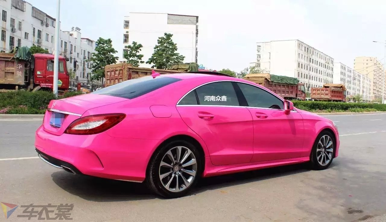 骚动起来 奔驰cls亮光桃红车身改色贴膜