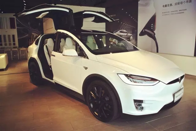 特斯拉model x