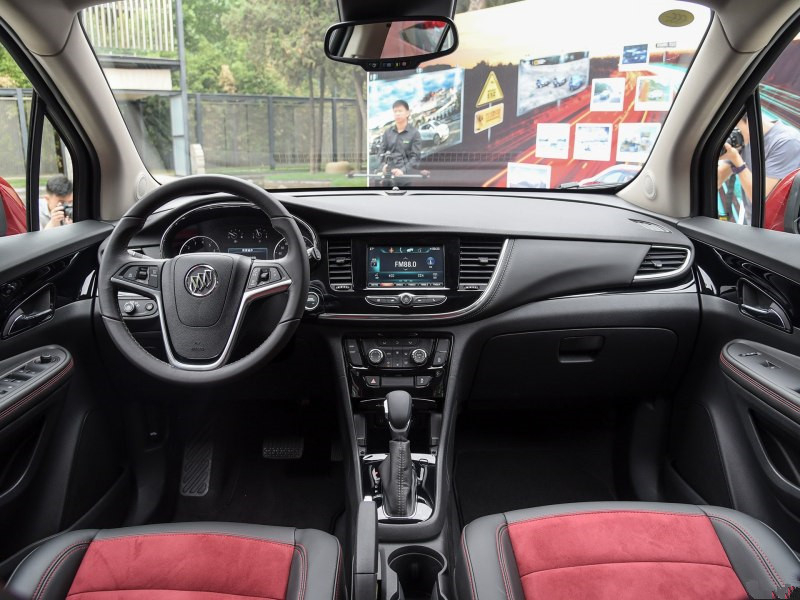 小型suv风向标,试驾别克新昂科拉!