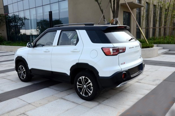 原创设计/搭1.3t动力 比速s25实车亮相