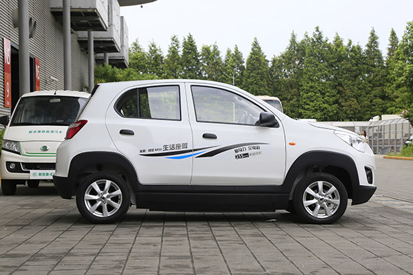 外观部分时空er30电动车系东风汽车公司和时空联合开发的车型,由东风