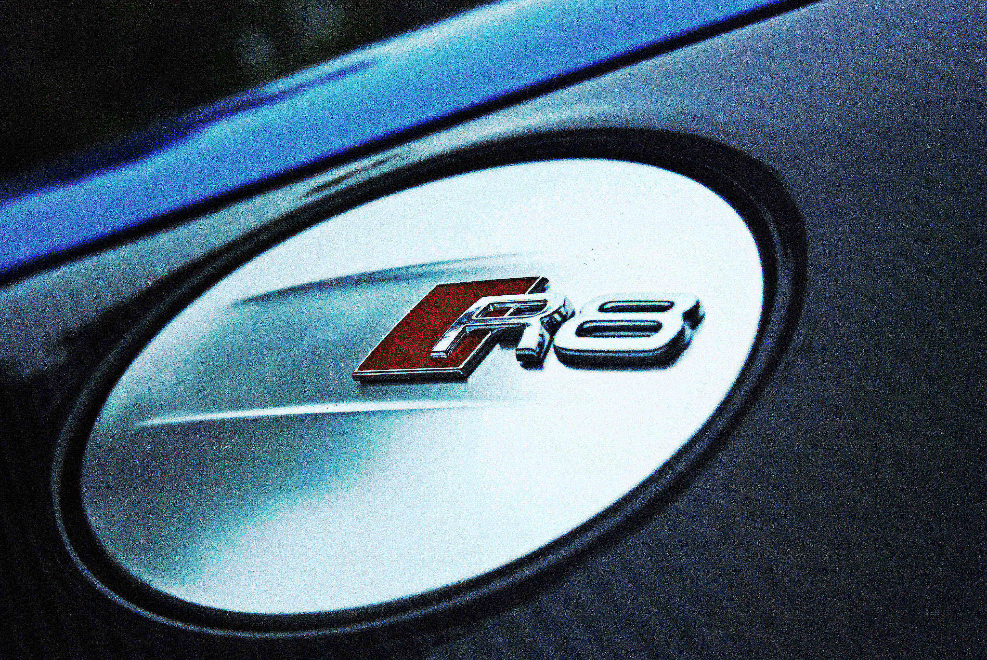 性能数据媲美小牛 实拍奥迪r8v10