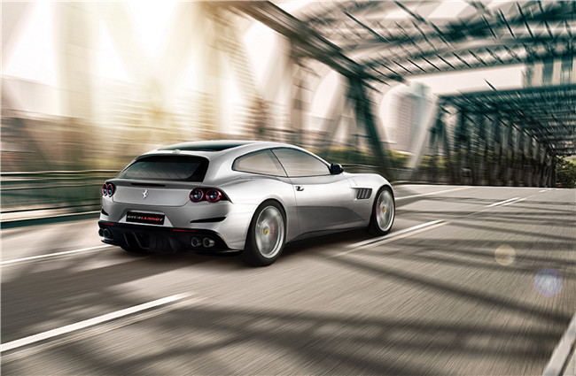 跃马首款四座v8运动型跑车:全新gtc4luss