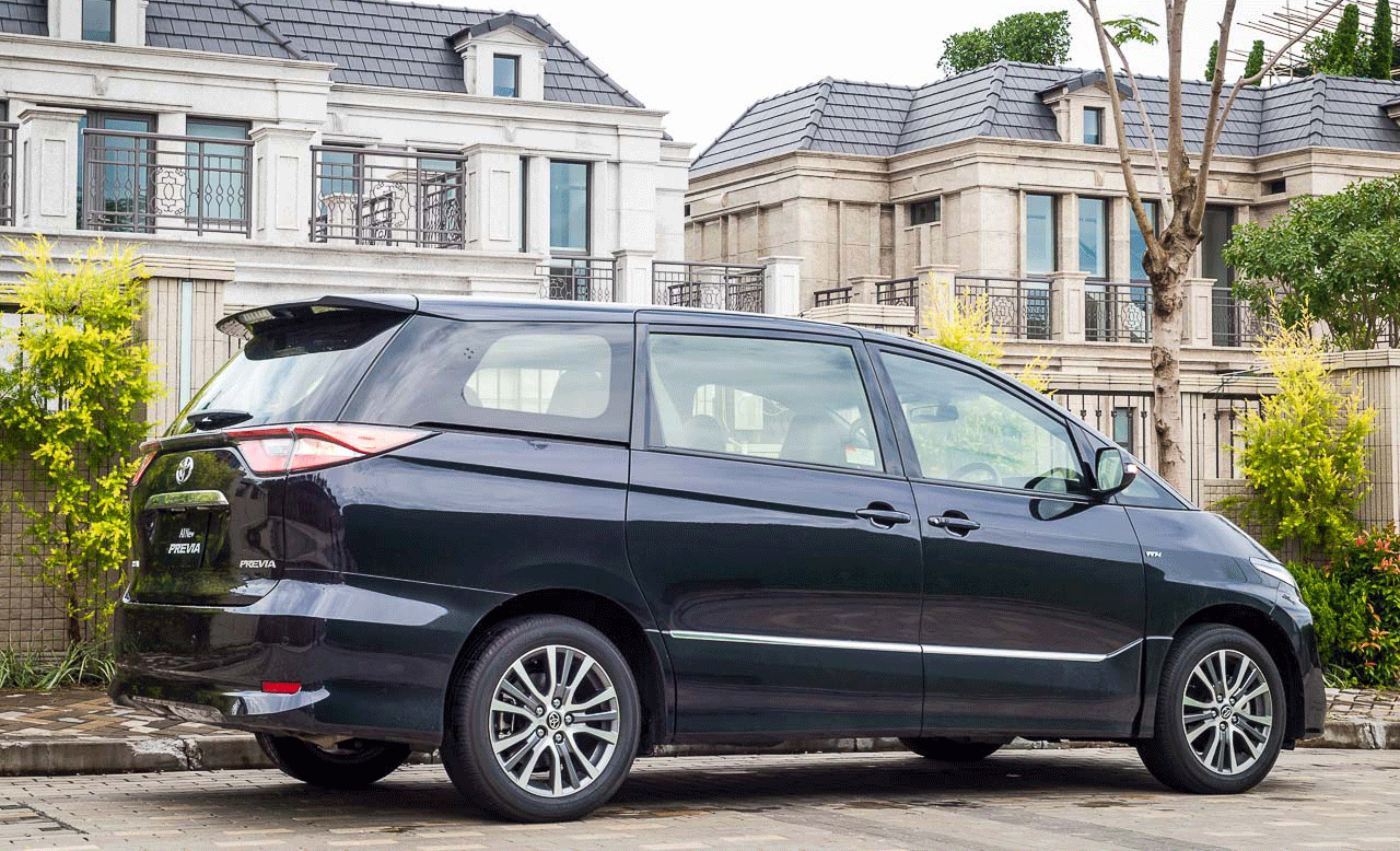 二胎车首选试驾丰田2017款大霸王previa