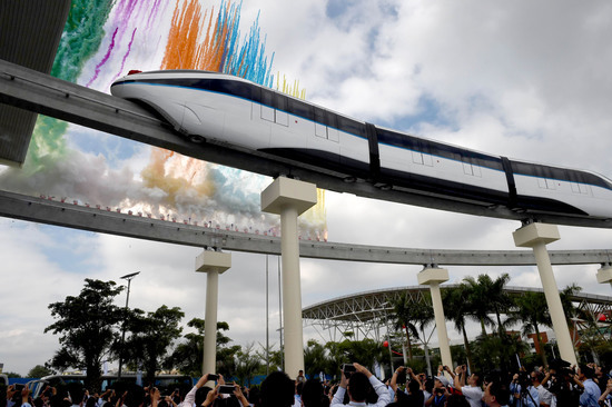 比亚迪云轨飞上云端,成为空中飞车