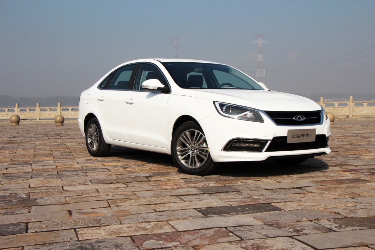 艾瑞泽系列车型,可以说是奇瑞汽车在轿车领域的见证者.