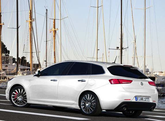 超性感全新阿尔法罗密欧giulia旅行版曝光