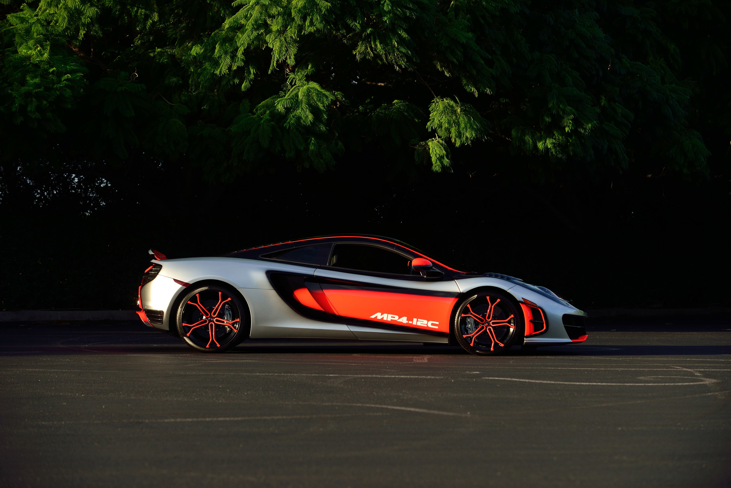 迈凯伦mp4-12c hs特别版