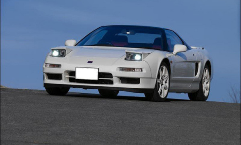 nsx诞生于1990年,它的出生就带有着相当浓重的战斗气息,可以说造这辆