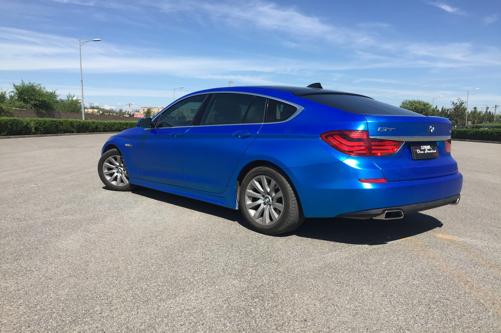 宝马5gt哑光电镀蓝