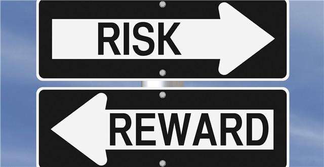 严谨风格,骑起了黑马,大玩脱口秀而且一再强调要重新出发,一切归零