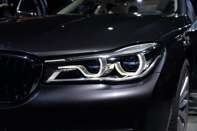 易车 正文日前2018款奥迪a8 的亮相让激光大灯这个"黑科技"重回人们的