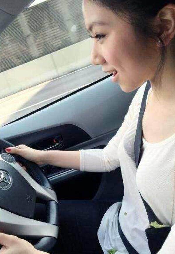 看女明星是怎么样玩转胸器天敌安全带的