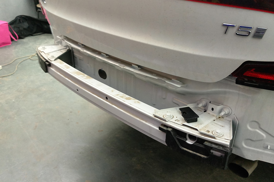 国产沃尔沃s90l,超厚防撞梁!