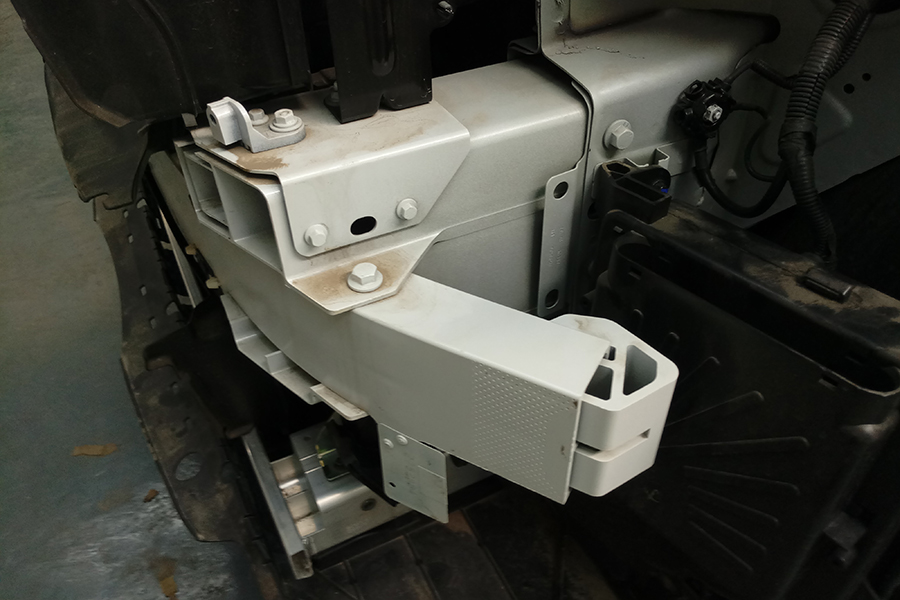 国产沃尔沃s90l,超厚防撞梁!