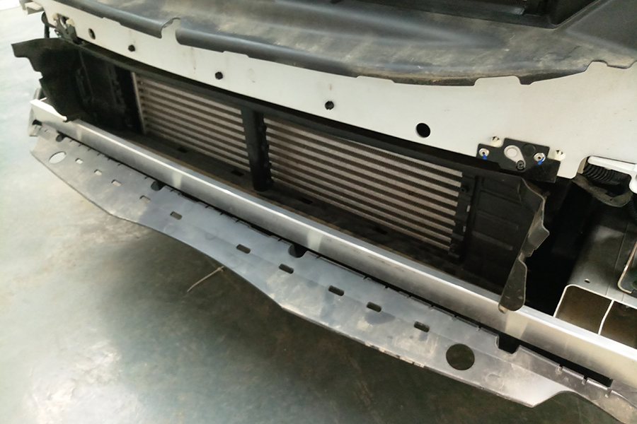 国产沃尔沃s90l,超厚防撞梁!