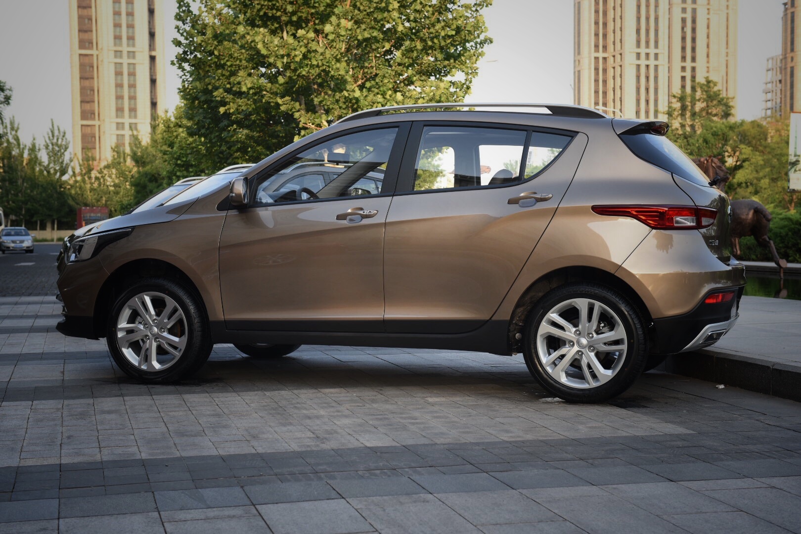 89万/8.69万 骏派d60新增2款车型