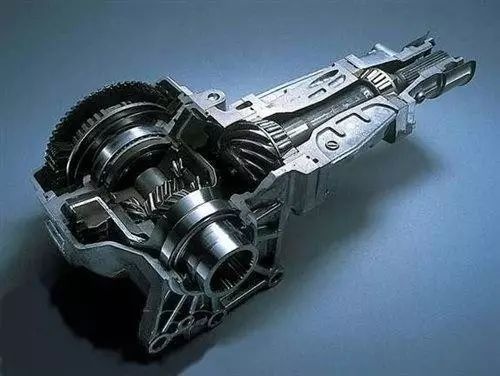 中央差速器有啥用? | 30秒知识点_易车