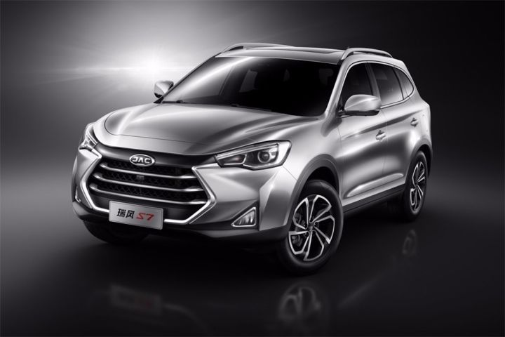 雷克萨斯:有人模仿我的脸,还只卖几万元