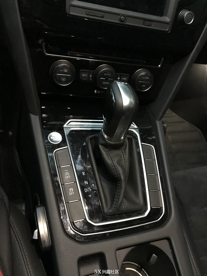 配置不如天籁雅阁价格还不低,迈腾销量凭啥这么高?