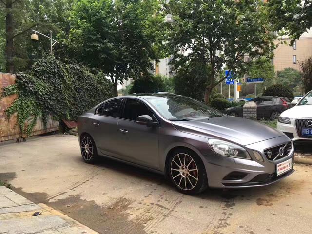 沃尔沃s60电光金属钛灰车身改色贴膜效果图