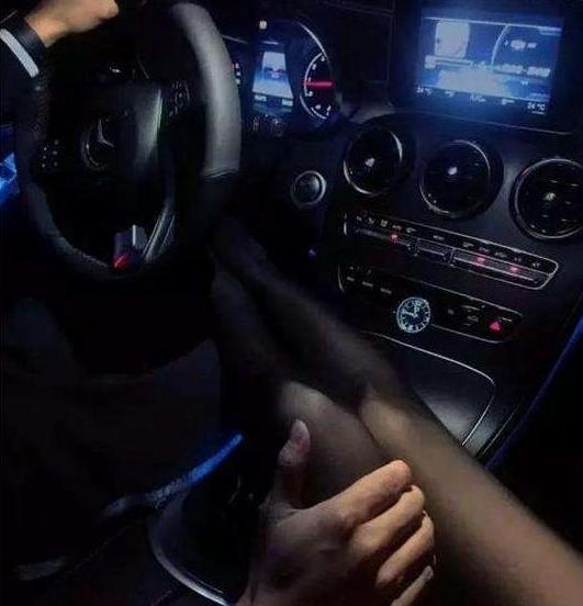 这些车内的细节设计到底是鸡肋还是贴心