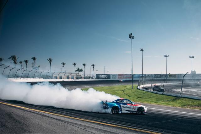 比翼双鸡孪生尼桑silvias15漂移赛车