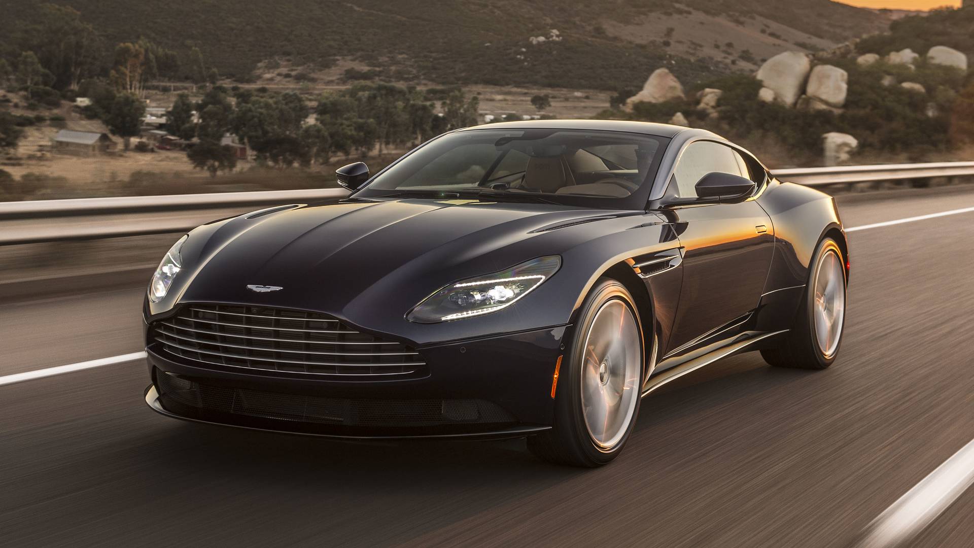 2018阿斯顿马丁db11v8图赏