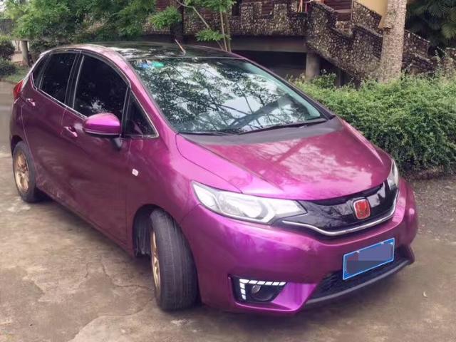 本田飞度超亮金属紫车身改色贴膜效果图