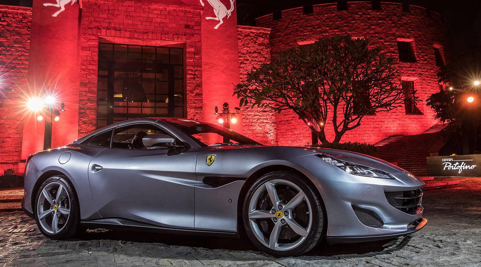 油门到底:全新法拉利portofino的名字属于意大利著名的滨海小镇,历史