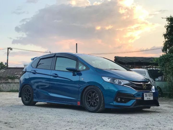 金标的gk5你们见过吗?人家已经改rs版好几回了