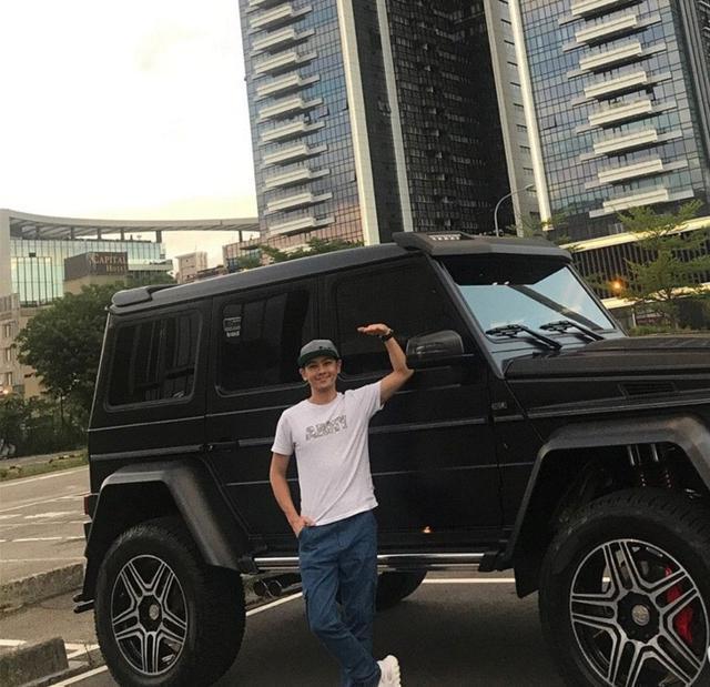 林志颖再添新车,大长腿kimi上车费劲