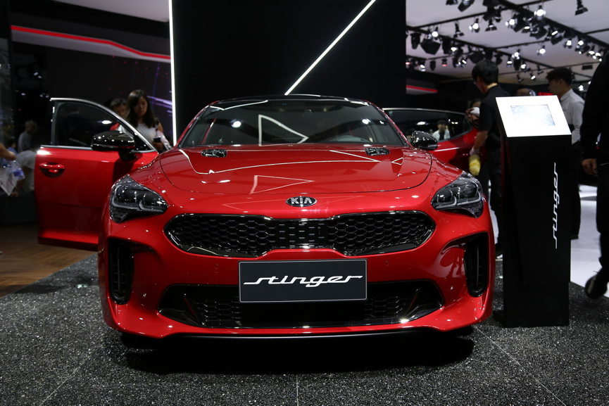 起亚首款后驱性能轿跑上市28万起你会入手吗