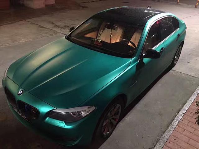 宝马5系电光青绿车身改色贴膜效果图