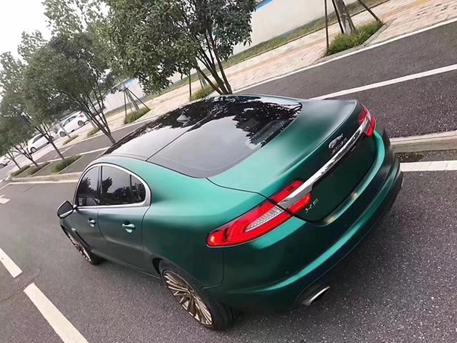捷豹xf电光祖母绿车身改色贴膜效果图