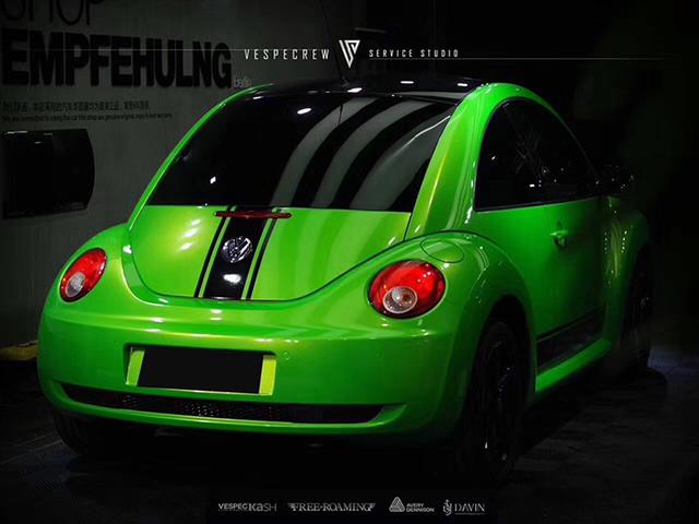 大众甲壳虫改色幻彩金绿车身贴膜效果图 绿色的小瓢虫