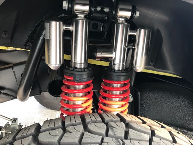 0升双涡轮增压v8发动机,峰值马力和扭矩输出分别达到422 ps和610 nm