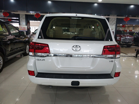 丰田霸道2700中东版内饰奢华元素_17款丰田普拉多2700中东版细节设计_普拉多2700中东版功能键各有什么作用