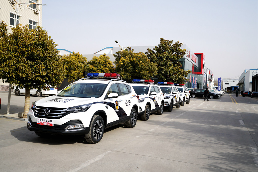 郑州威骏向中牟交警交付风神ax7警车